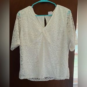 No boundaries white lace top. Size XXL 19